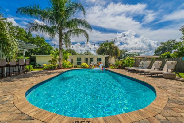 “Heated Poolside Oasis”-Central/Firepit