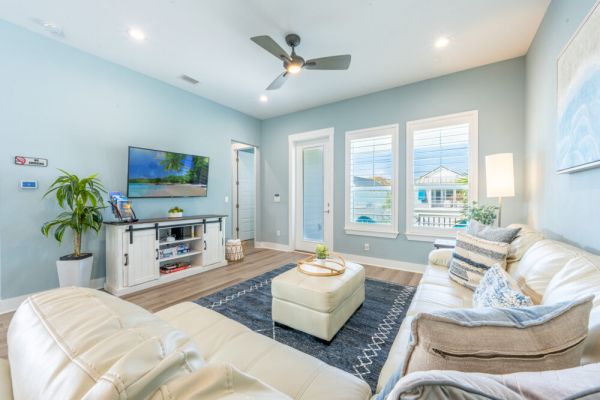 “Seas the day”-Luxury, Spacious, BBQ