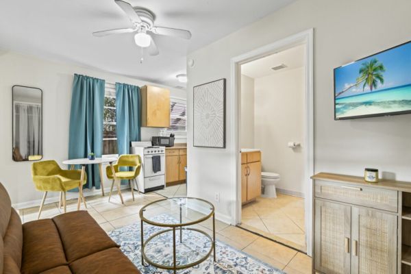 *Beach Breeze*- 1 block from the beach!