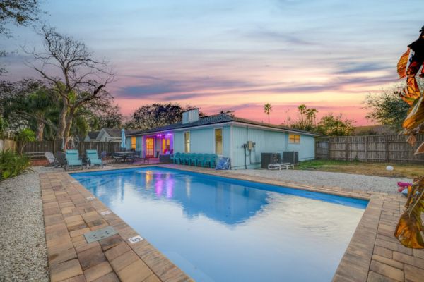 Salt Water Retreat | Heated Pool-Fire Pit