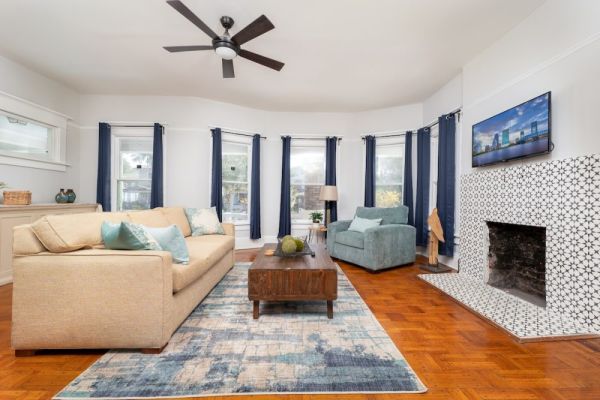 *The Gathering House A*- Sleeps 12, Grill, 4BR