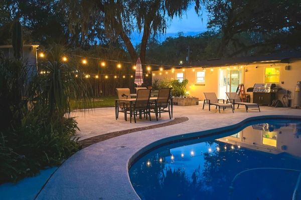 *Panuco Place Getaway*- POOL, BACKYARD, SLEEPS 8